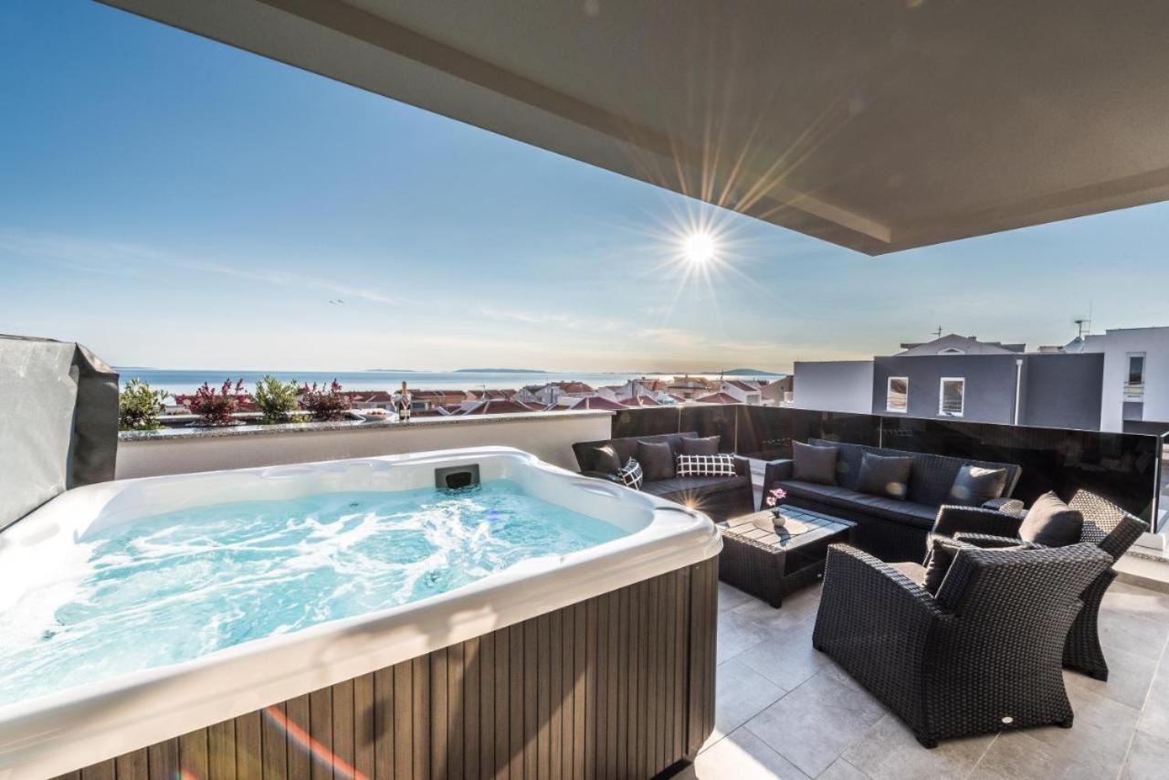 Fux Penthouse Whirlpool Meerblick 扎达尔 外观 照片