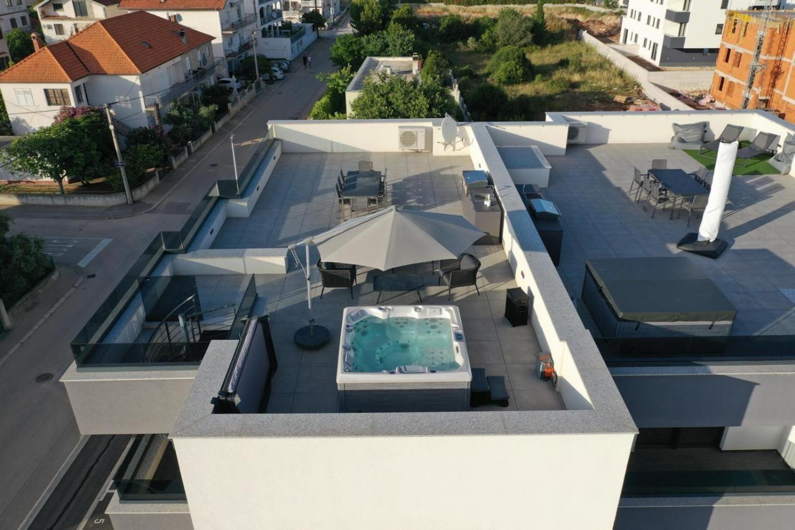 Fux Penthouse Whirlpool Meerblick 扎达尔 外观 照片